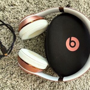 Beats Solo3 wireless headphones